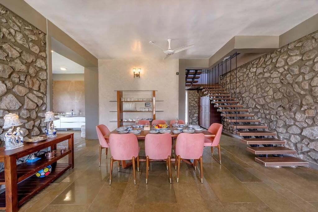 Stone Mansion By Phoenix Stays Igatpuri Exterior photo