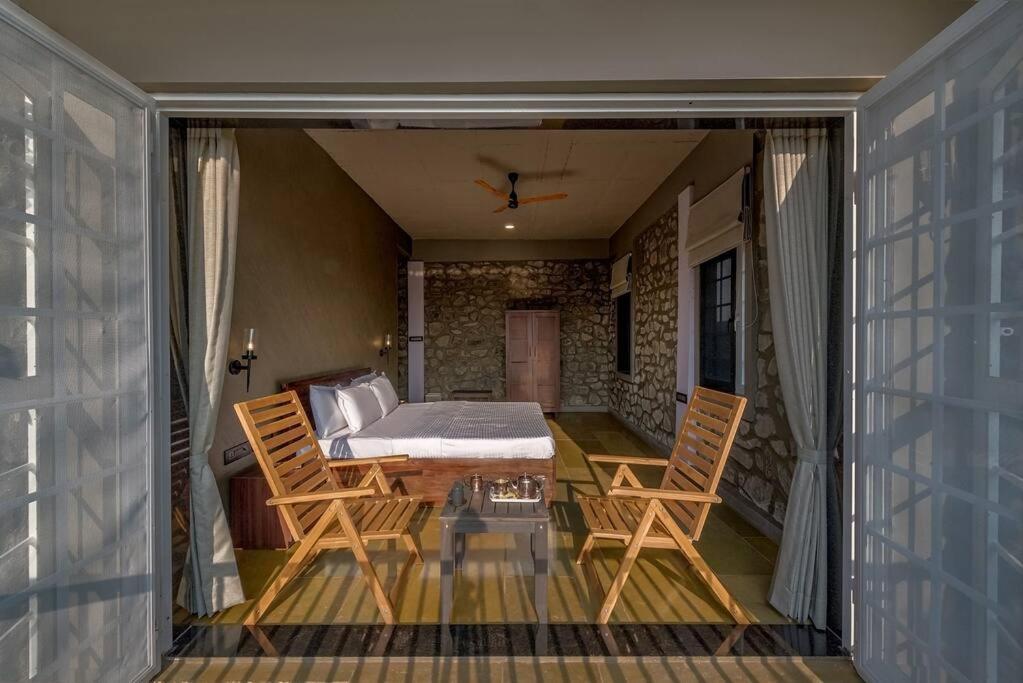 Stone Mansion By Phoenix Stays Igatpuri Exterior photo