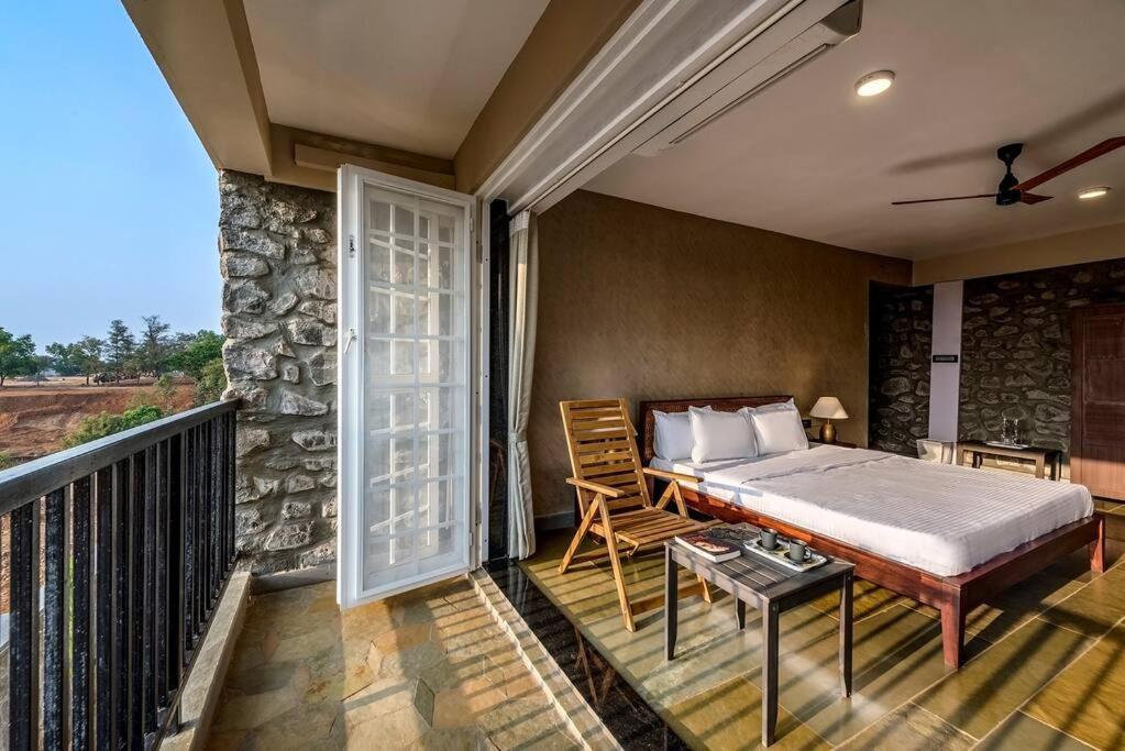 Stone Mansion By Phoenix Stays Igatpuri Exterior photo