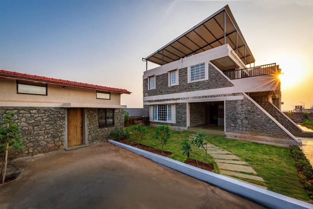 Stone Mansion By Phoenix Stays Igatpuri Exterior photo