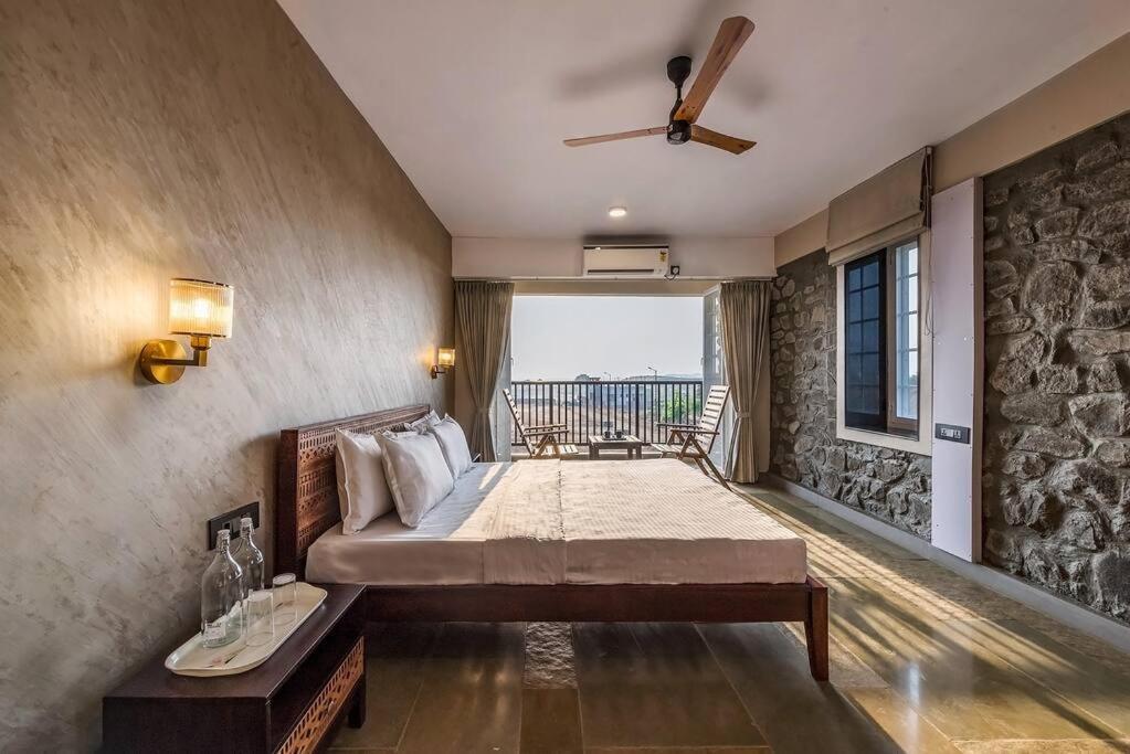 Stone Mansion By Phoenix Stays Igatpuri Exterior photo