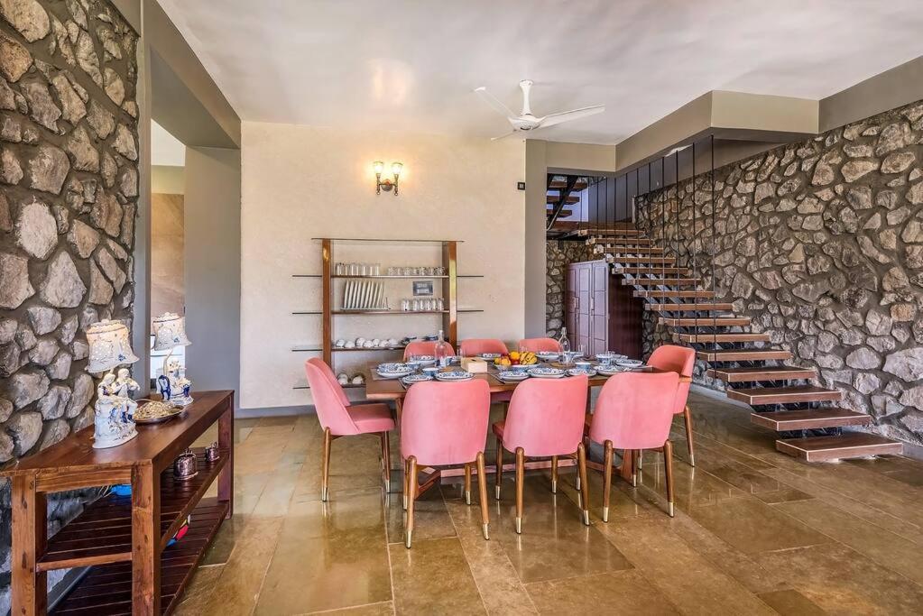 Stone Mansion By Phoenix Stays Igatpuri Exterior photo