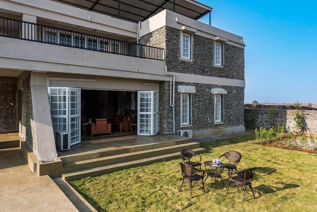 Stone Mansion By Phoenix Stays Igatpuri Exterior photo